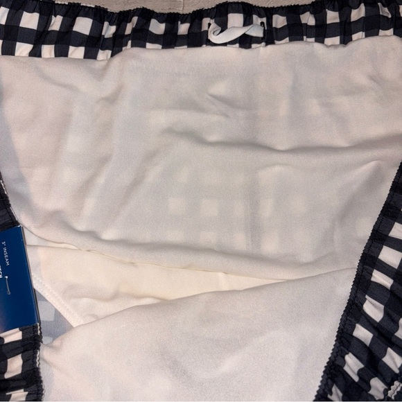 NWT Old Navy Active StretchTech Dolphin Pull On Checkered Shorts Black White 4X - Picture 10 of 12